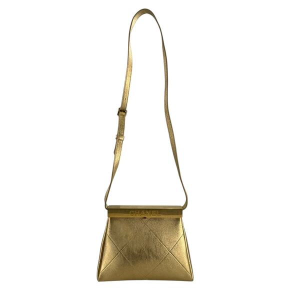 CHANEL Handbags - Chanel Matelassé Kiss Lock Frame Shoulder Bag